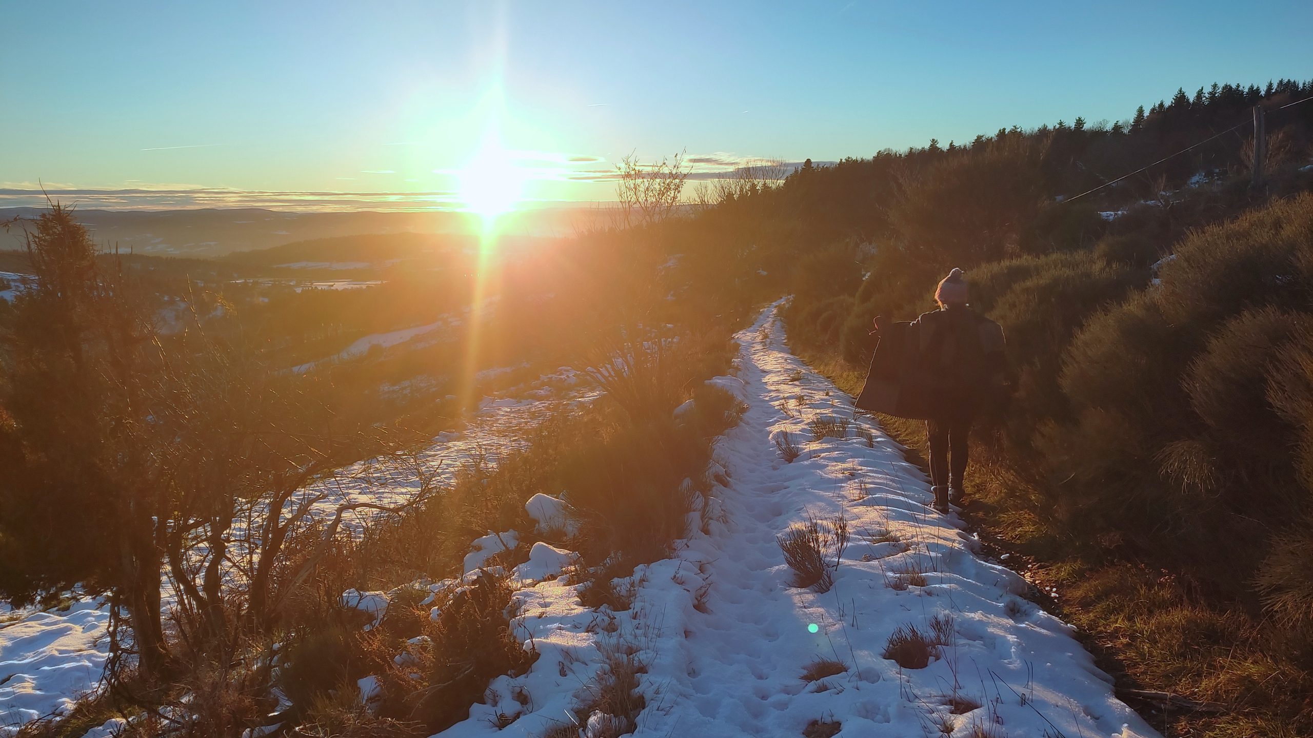 Paysage Haute-Loire au lever du soleil — L'Essence Même